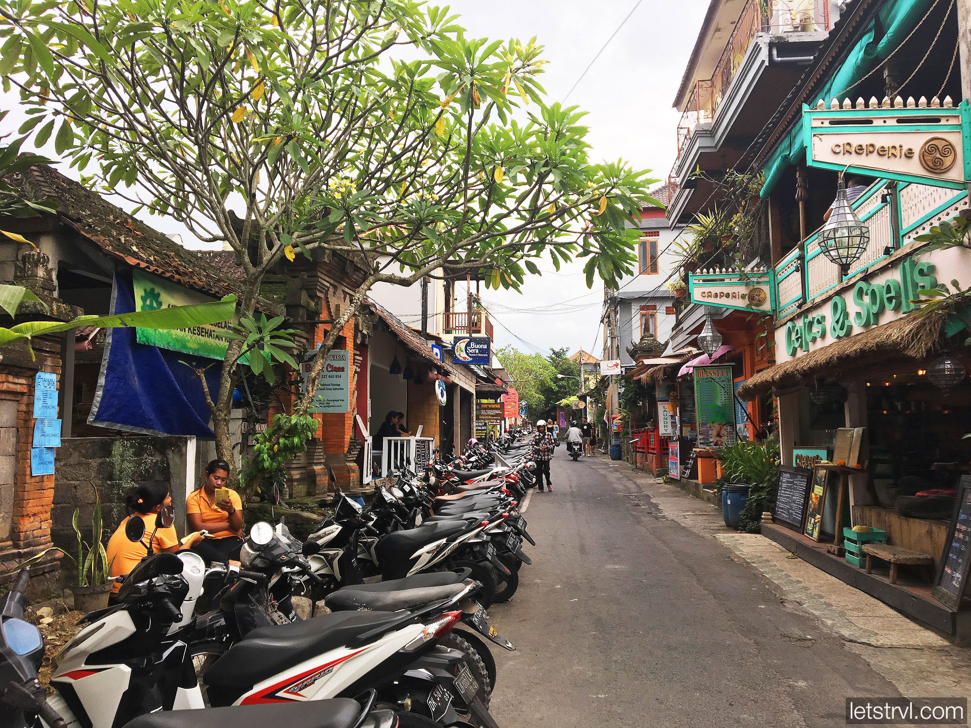 Парковка для байков на Бали